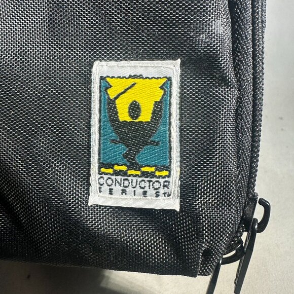 Conductor Series Black Nylon CD Carrying Case With Zip Closure & Divider Panels - Picture 2 of 4